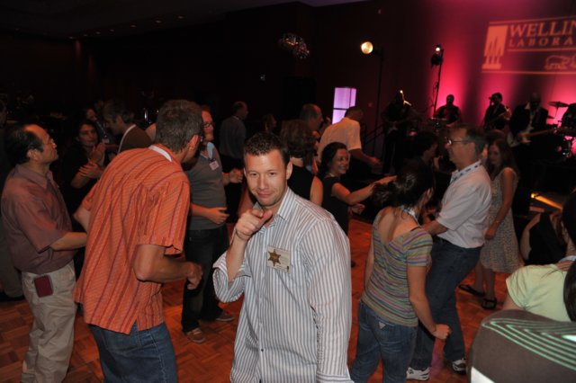 d2010_10015k_1385.jpg