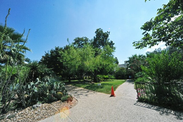 d2010_100915k_0383.jpg